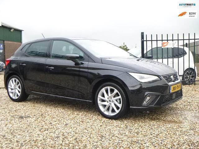 Zwart Occasion 2022 Seat Ibiza FR Hatchback | € 18.950 (Eerlijke prijs) - Afbeelding 1/4
