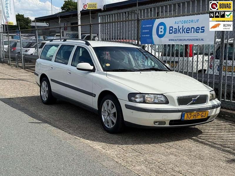 Wit Gebruikt 2001 Volvo V70 Stationwagen | € 2.945 (Eerlijke prijs) - Afbeelding 1/3