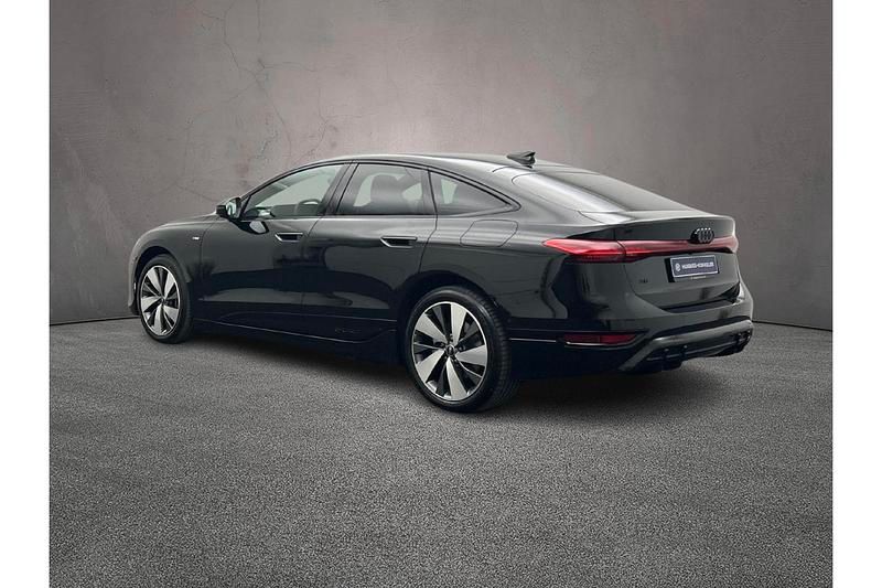 Nieuw Audi A6 e-tron Basis 269 kW (367 PK) 2025 Mythoszwart metallic Hatchback