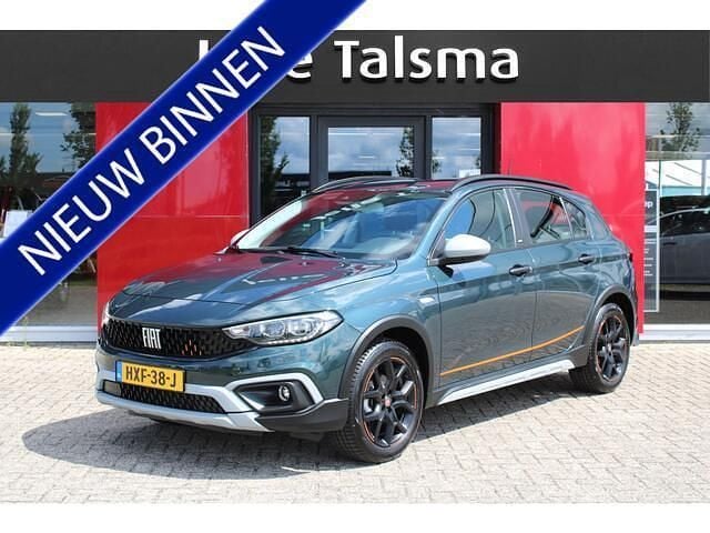 Groen Nieuw 2024 Fiat Tipo Cross Hatchback | € 28.945 (Iets duurder) - Afbeelding 1/4