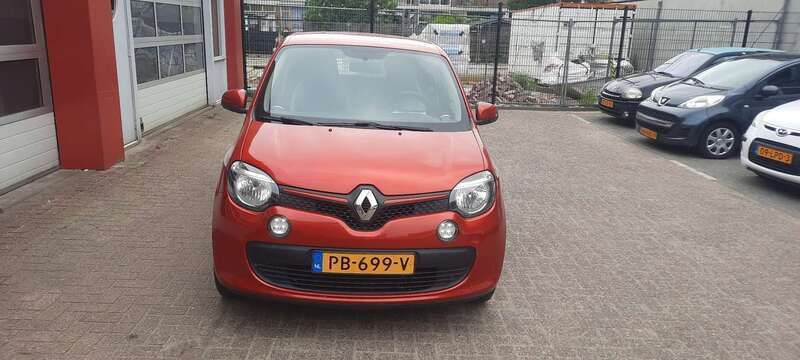 Rood Gebruikt 2017 Renault Twingo Collection Hatchback | € 5.950 (Super prijs) - Afbeelding 1/4