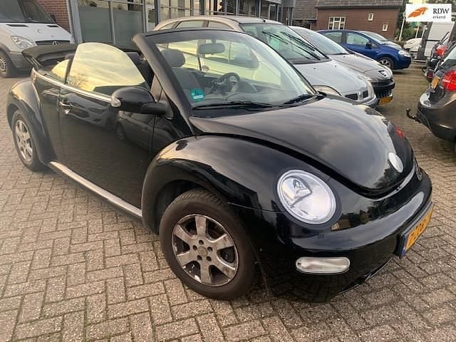 Zwart Gebruikt 2003 VW Beetle Highline Cabriolet | € 950 (Super prijs) - Afbeelding 1/4