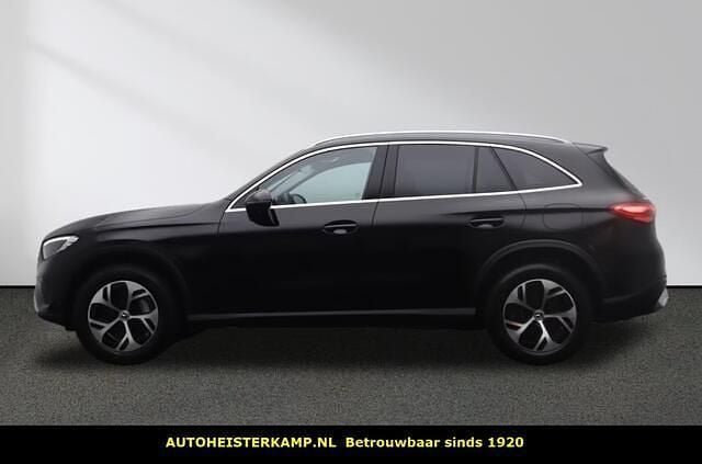 Zwart Gebruikt 2024 Mercedes E300 Avantgarde SUV | € 68.950 (Duur) - Afbeelding 1/4