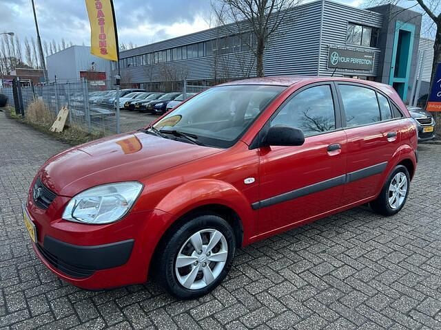 Occasion Kia Rio 97 PK (71 kW) 2008 Rood Hatchback