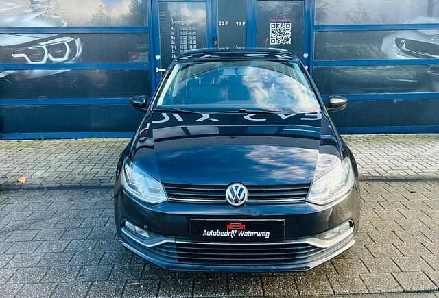 Zwart (metallic) Occasion 2014 VW Polo Edition Hatchback | € 5.950 (Goede deal) - Afbeelding 1/4