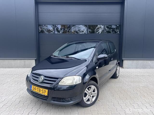 Zwart Gebruikt 2006 VW Fox Trendline Hatchback | € 1.399 (Eerlijke prijs) - Afbeelding 1/4