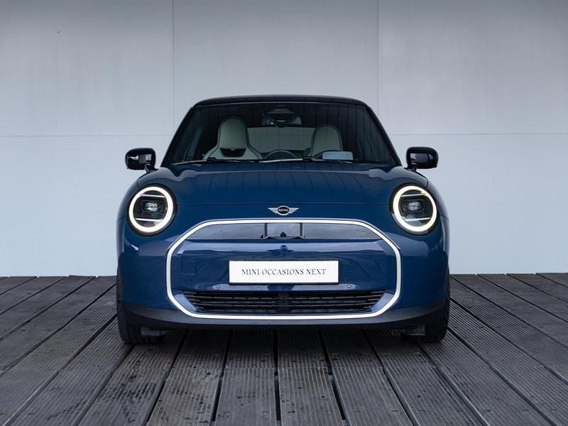 Nieuw Mini Cooper Favoured 135 kW (184 PK) 2025 Blauw Hatchback