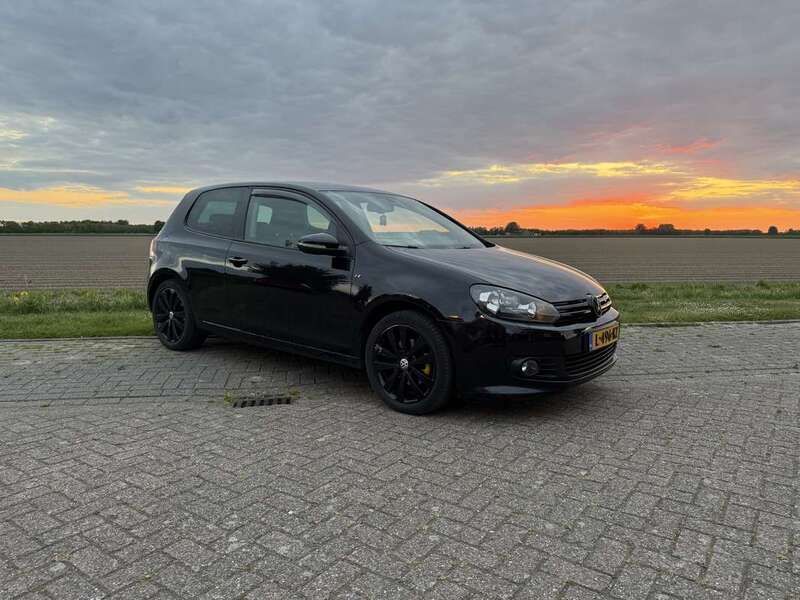 Zwart Gebruikt 2011 VW Golf VI Highline Stationwagen | € 4.500 (Eerlijke prijs) - Afbeelding 1/4
