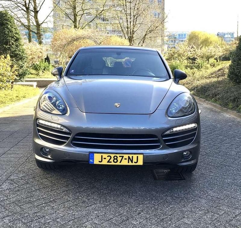 Grijs Gebruikt 2012 Porsche Cayenne SUV | € 19.900 (Super prijs) - Afbeelding 1/4