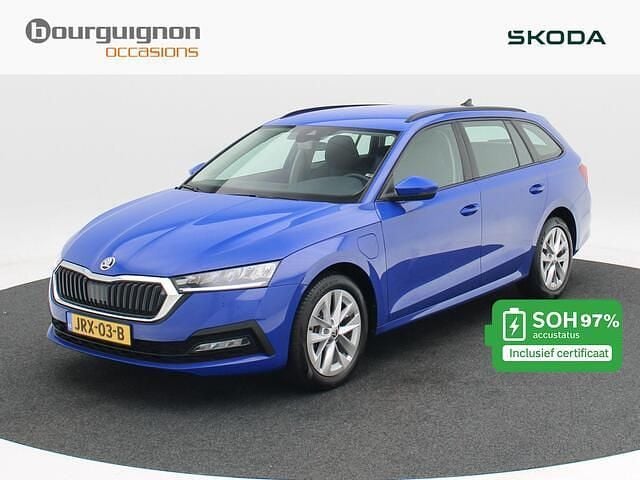 Blauw Occasion 2023 Skoda Octavia Business Line Stationwagen | € 25.850 (Goede deal) - Afbeelding 1/4
