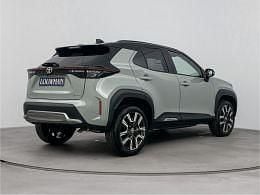 Nieuw Toyota Yaris Executive 131 PK (96 kW) 2026 Groen metallic Hatchback