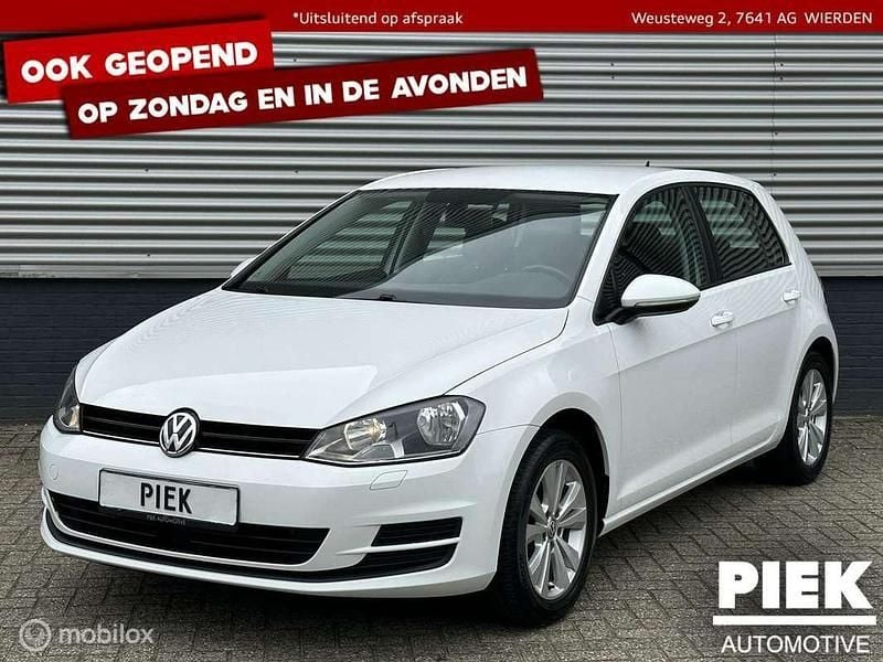 Wit Gebruikt 2016 VW Golf VII Hatchback | € 11.999 (Eerlijke prijs) - Afbeelding 1/3