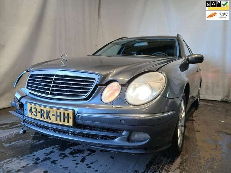 Grijs Gebruikt 2005 Mercedes E350 Avantgarde Stationwagen | € 1.495 - Afbeelding 1/4