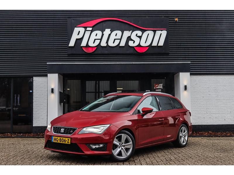 Occasion Seat Leon CONNECT 150 PK (110 kW) 2015 Rood Stationwagen