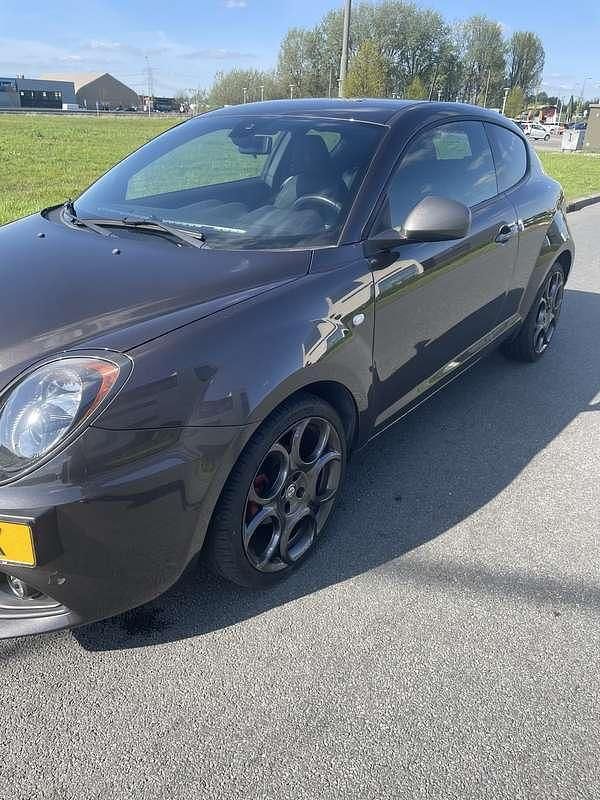 Grijs Gebruikt 2018 Alfa Romeo MiTo Super Hatchback | € 8.500 (Eerlijke prijs) - Afbeelding 1/4