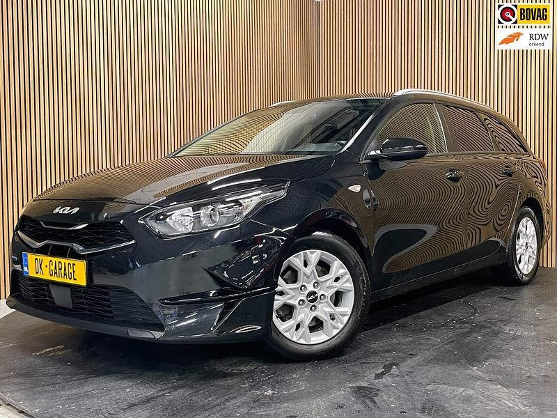 Occasion Kia Ceed 101 PK (74 kW) 2023 Zwart Hatchback