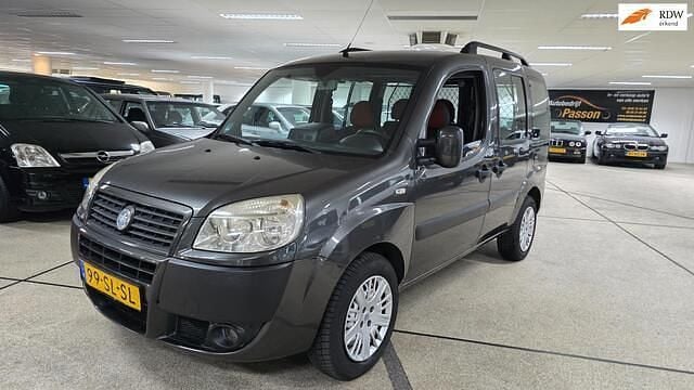 Grijs Occasion 2006 Fiat Doblò Family MPV | € 2.750 (Goede deal) - Afbeelding 1/4