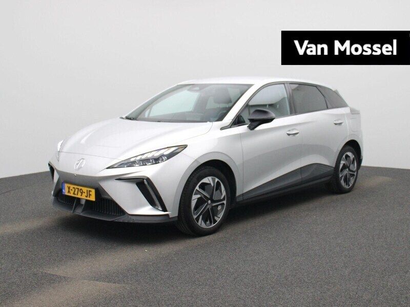 Grijs Gebruikt 2023 MG MG4 EV Luxury Hatchback | € 24.495 (Eerlijke prijs) - Afbeelding 1/3