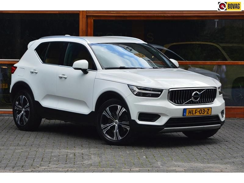 Wit Gebruikt 2021 Volvo XC40 Inscription SUV | € 27.750 (Goede deal) - Afbeelding 1/4