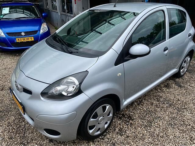 Occasion Toyota Aygo Cool 68 PK (50 kW) 2011 Grijs Hatchback