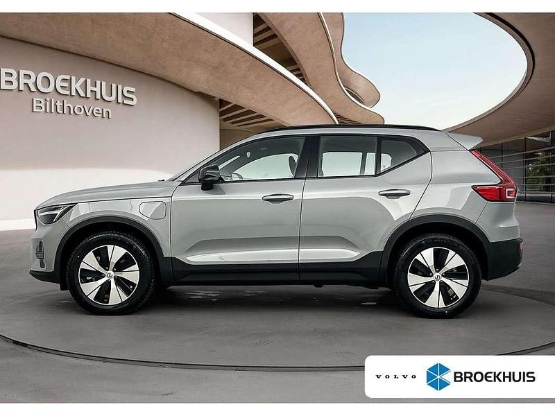 Grijs Gebruikt 2023 Volvo XC40 Plus SUV | € 42.950 (Iets duurder) - Afbeelding 1/4