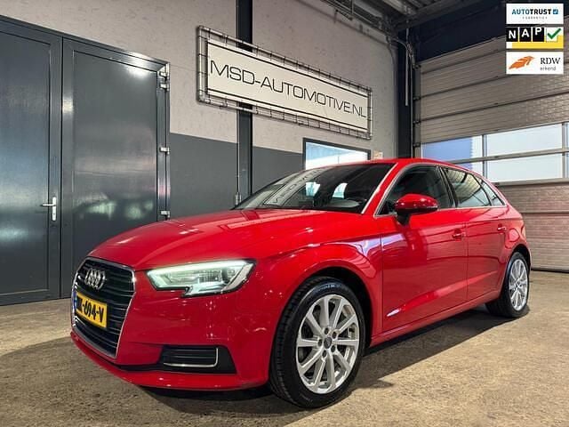 Rood Gebruikt 2017 Audi A3 Sportback Design Hatchback | € 13.449 (Goede deal) - Afbeelding 1/4