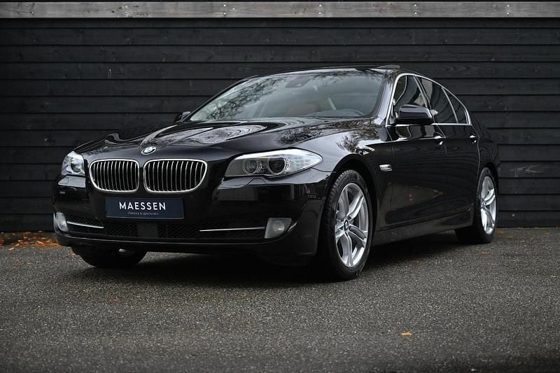 Zwart Gebruikt 2011 BMW 535 Comfort Edition Sedan | € 29.950 - Afbeelding 1/4