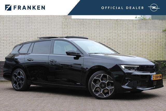 Zwart, metallic lak Gebruikt 2023 Opel Astra Ultimate Stationwagen | € 32.900 (Eerlijke prijs) - Afbeelding 1/2