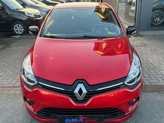 Rood Occasion 2018 Renault Clio IV LIMITED Sedan | € 10.000 (Goede deal) - Afbeelding 1/4