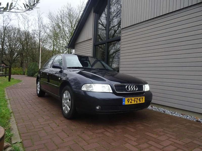 Occasion Audi A4 102 PK (75 kW) 2000 Blauw Sedan