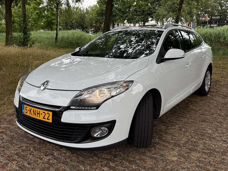 Wit Gebruikt 2013 Renault Mégane GrandTour Collection Stationwagen | € 4.195 (Eerlijke prijs) - Afbeelding 1/4