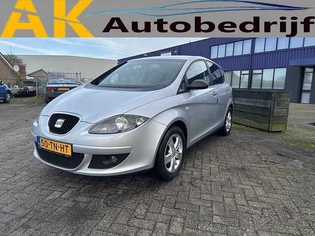 Grijs Occasion 2006 Seat Altea MPV | € 3.249 (Eerlijke prijs) - Afbeelding 1/4