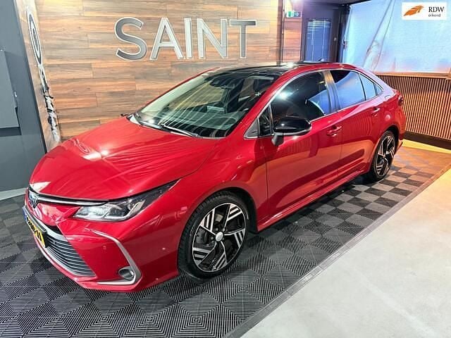 Occasion Toyota Corolla Executive 98 PK (72 kW) 2019 Rood (metallic) Sedan