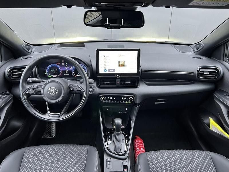 Occasion Toyota Yaris Executive 116 PK (85 kW) 2024 Blauw Hatchback