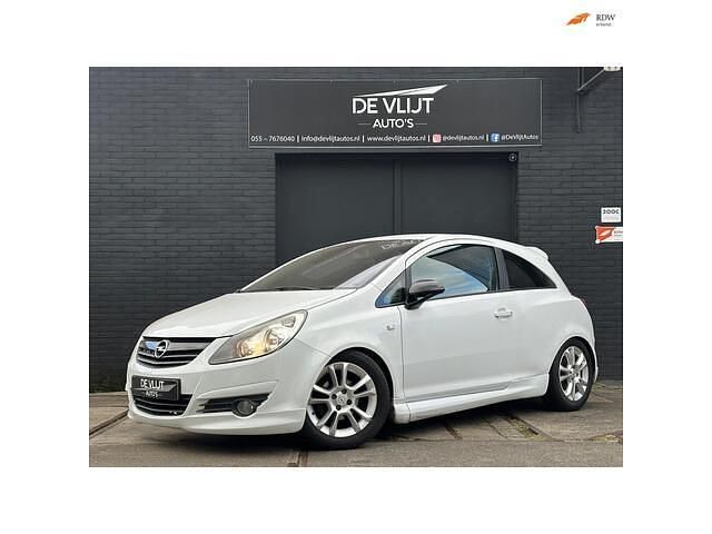 Wit Gebruikt 2009 Opel Corsa OPC Hatchback | € 2.999 (Goede deal) - Afbeelding 1/4