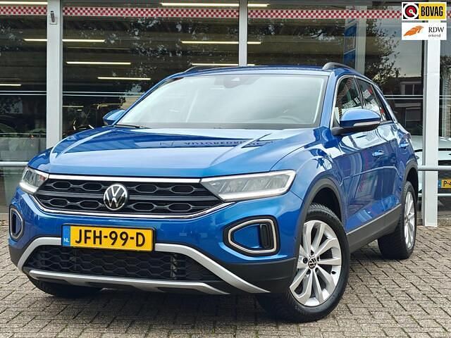 Blauw Gebruikt 2025 VW T-Roc Edition SUV | € 34.946 (Eerlijke prijs) - Afbeelding 1/4