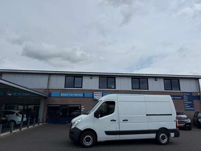 Wit Gebruikt 2015 Opel Movano Van | € 5.950 (Eerlijke prijs) - Afbeelding 1/4