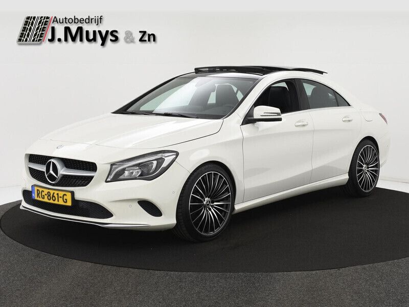 Wit Gebruikt 2016 Mercedes CLA180 Ambition Sedan | € 19.985 (Eerlijke prijs) - Afbeelding 1/4