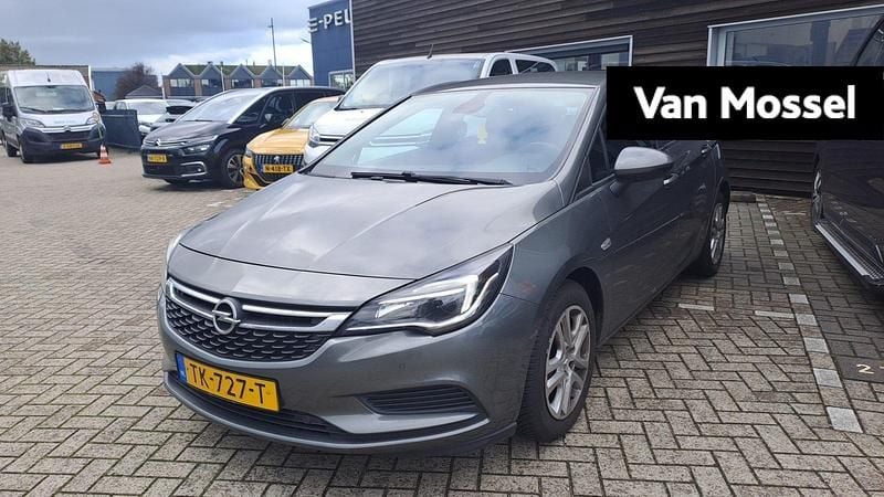 Grijs Gebruikt 2018 Opel Astra Edition Hatchback | € 8.940 (Goede deal) - Afbeelding 1/4