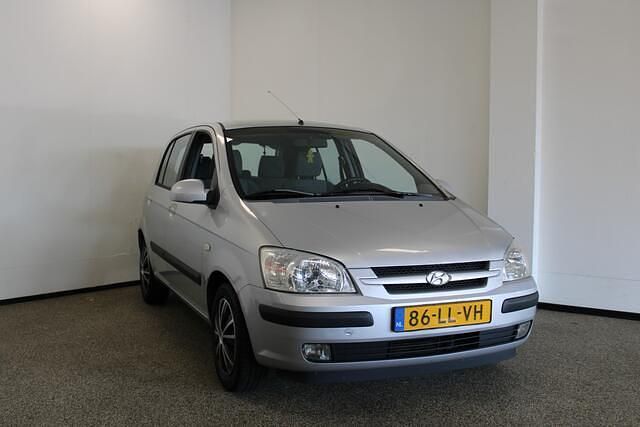 Occasion Hyundai Getz GLS 82 PK (60 kW) 2003 Grijs Hatchback
