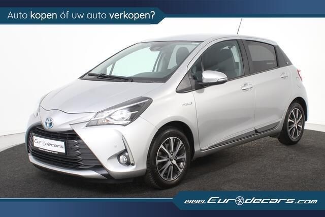 Zilver, metallic lak Gebruikt 2020 Toyota Yaris Hatchback | € 16.400 (Super prijs) - Afbeelding 1/4