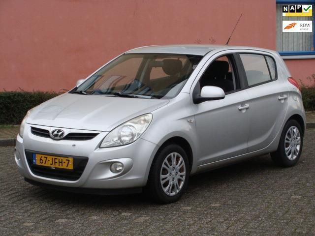 Grijs Gebruikt 2009 Hyundai i20 Hatchback | € 3.249 (Eerlijke prijs) - Afbeelding 1/4