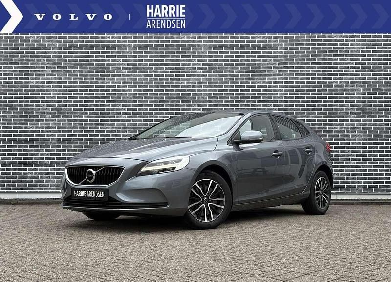 Grijs Gebruikt 2020 Volvo V40 Kinetic Stationwagen | € 18.899 (Eerlijke prijs) - Afbeelding 1/4
