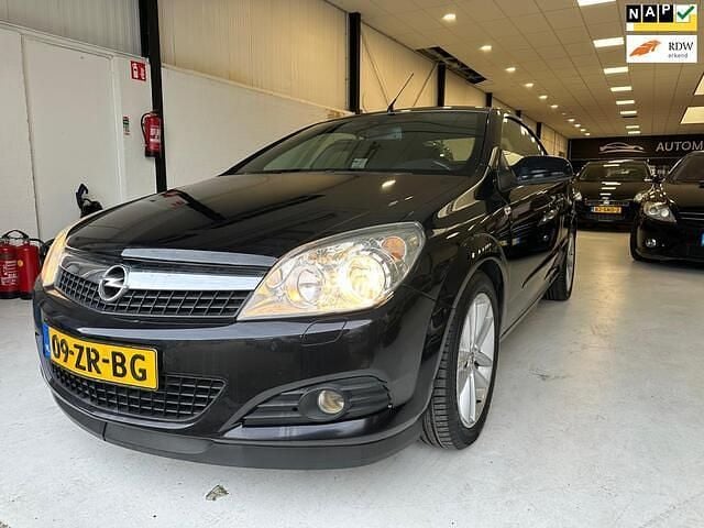 Zwart Occasion 2008 Opel Astra Cabriolet Cabriolet | € 3.450 (Eerlijke prijs) - Afbeelding 1/4