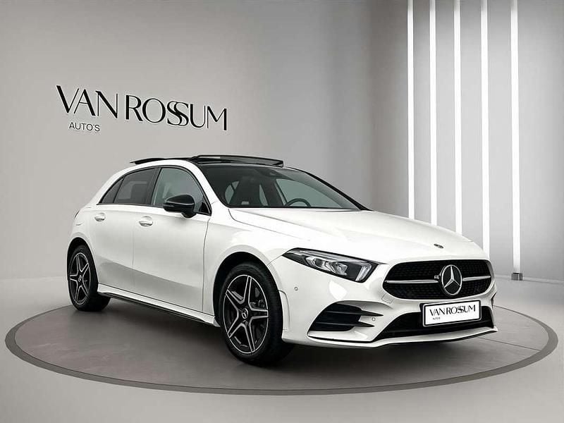 Wit Gebruikt 2022 Mercedes A250 AMG Hatchback | € 32.950 (Eerlijke prijs) - Afbeelding 1/4