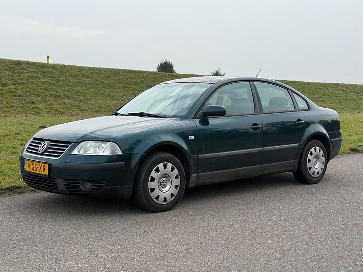 Occasion 2001 VW Passat | € 1.490 (Iets duurder) - Afbeelding 1/4
