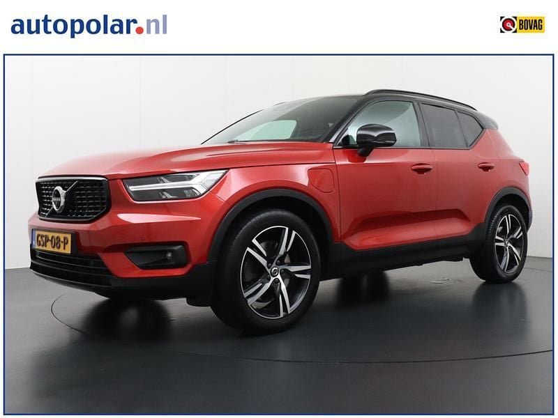 Rood Gebruikt 2021 Volvo XC40 R-Design SUV | € 25.850 (Eerlijke prijs) - Afbeelding 1/4