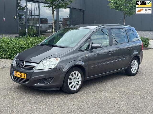 Grijs Gebruikt 2008 Opel Zafira MPV | € 2.250 (Eerlijke prijs) - Afbeelding 1/4