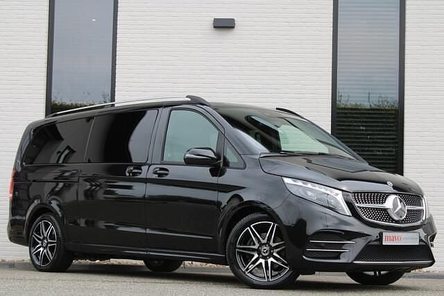 Grijs Gebruikt 2024 Mercedes V300 AMG MPV | € 69.950 (Eerlijke prijs) - Afbeelding 1/4