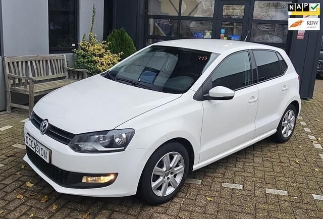 Wit Gebruikt 2011 VW Polo Highline Hatchback | € 6.999 (Eerlijke prijs) - Afbeelding 1/4